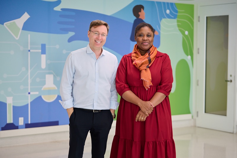 Le Dr Philippe Campeau et la coordonnatrice de recherche clinique Sylvannie Tchouda